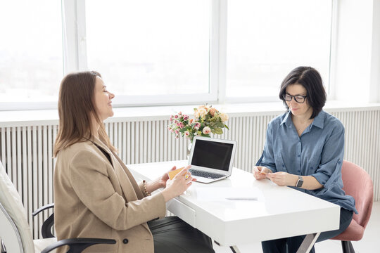 Tablework รูปภาพTablework – เลือกดูภาพถ่ายสต็อก เวกเตอร์ และวิดีโอ118 | Adobe Stock