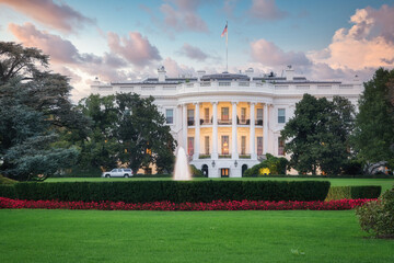 The white house in Washington DC in the USA surrounded by green garden