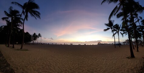 Obraz na płótnie Canvas Hawaiian sand and sunset