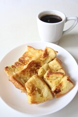 フレンチトーストとコーヒー