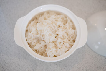 Steamed rice in white bowl