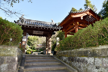 平等寺　山門と鐘楼堂　奈良県桜井市