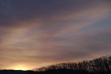 Fototapeta premium 夜明けの空と雲。