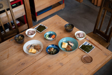 おいしそうな日本の和食　広角 コピースペースあり