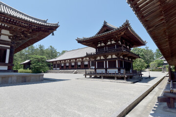 Fototapeta premium 唐招提寺 鼓楼 奈良市