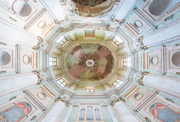 Sufit opuszczonej kaplicy... © Dawid