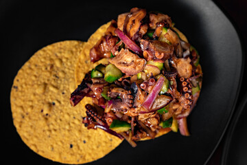 tostadas de mariscos ceviche camaron pulpo frutos del mar comida mexicana 
