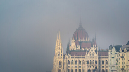 Obraz premium hungarian parliament