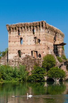 Bridge of Visconti Family dating from 1393, Valeggio sul Mincio, River Mincio, Verona province, Veneto