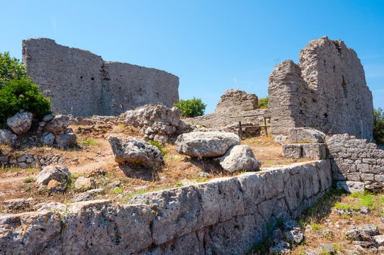 Capitolium, Ruins of Main temple on the Arx, Roman town of Cosa, Ansedonia, Grosseto province, Maremma, Tuscany