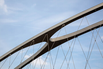 Detail der Konstruktion einer Rundbogenbrücke 