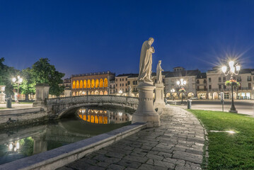 Italy, Padua, Prato della Valle, This square is the largest in Italy and features an elliptical canal with statues on both sides.