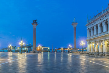 Fototapeta na wymiar Italy, Venice. San Marco Piazza at dawn