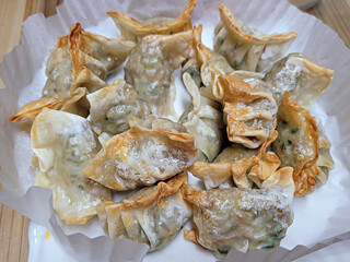 baked dumplings, Fried dumplings, dumpling, 군만두, 구운만두