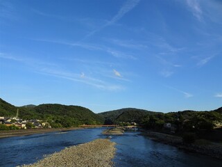 宇治川のほとり
