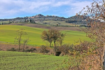 Fototapeta na wymiar Panoramic view of Tuscan countryside 