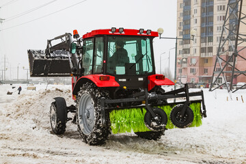  Mechanized cleaning of fallen snow with the help of harvesting equipment.