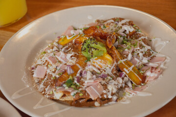 Huevos Motuleños