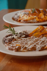 Huevos con salsa chiltepin