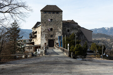 Fototapeta na wymiar Eingang zu Burg Oberkapfenberg
