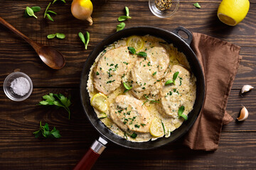 Chicken breast in creamy garlic sauce