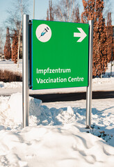 Corona Impfzentrum auf dem Messegelände Hannover Parkplatz Hinweisschild
- 415260963