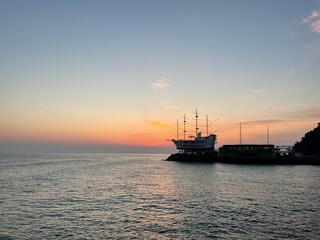 Fototapeta premium sunset over the sea