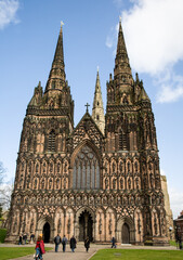 Fototapeta premium front facade of Lichfield Cathedral, Lichfield, Staffordshire, U