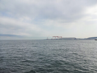 Fototapeta na wymiar 福浦から見た東京湾（神奈川県横浜市金沢区）