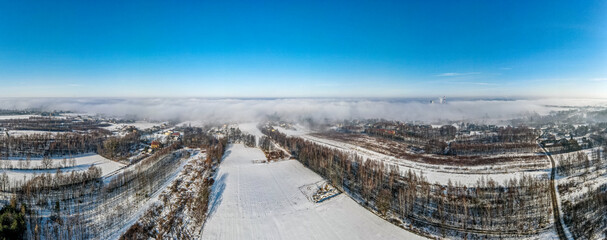 mgła w zimie na Śląsku w Polsce z lotu ptaka