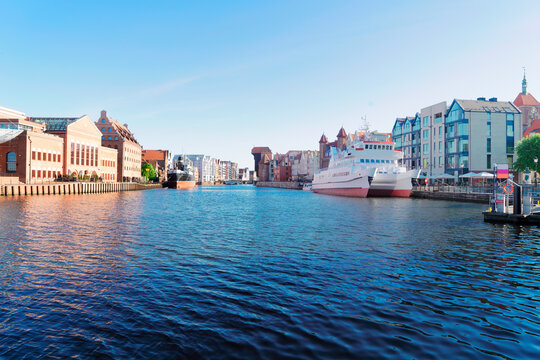 Old town waterfront over Motlawa, Gdansk