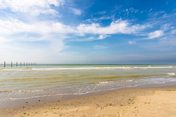 Fototapeta na wymiar beach and sea on a sunny day
