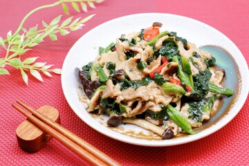 豚肉とほうれん草のオイスター炒め