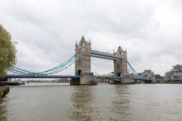Fototapeta na wymiar 영국, 런던 타워 브릿지 / Tower Bridge in London, England