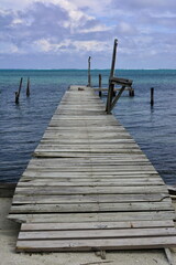 Naklejka premium Paisajes y localizaciones de la pequeña isla de coral Cayo Caulker, situada en el mar Caribe, en las costas de Belize