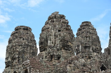 LE BAYON ANGKOR THOM BOUDDHAS SCULPTÉS SITE D'ANGKOR 