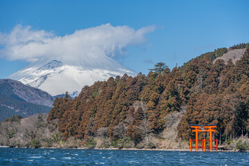 芦ノ湖から富士山を望む