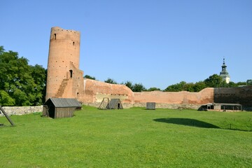 Zamek książąt mazowieckich w Czersku. Budowla gotycka zbudowana na przełomie XIV i XV wieku. © Albin Marciniak
