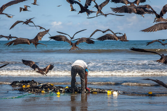 Fishing in the Pacific Sea - Tumaco Colombia