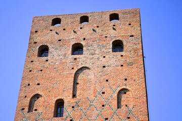Zamek książąt mazowieckich w Czersku. Budowla gotycka zbudowana na przełomie XIV i XV wieku. © Albin Marciniak