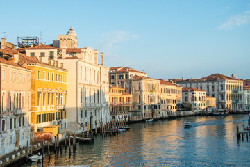Obraz na płótnie Canvas Building on the Grand Canal, city of Venice, Italy, Europe