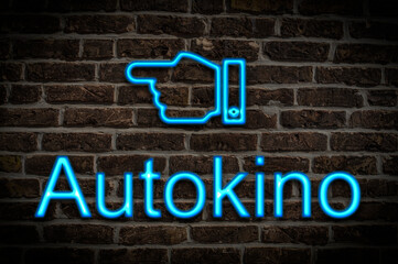 Obraz premium Leuchtreklame Autokino