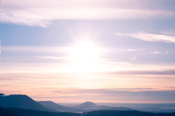 Sonnenuntergang über dem Vorland der Schwäbischen Alb