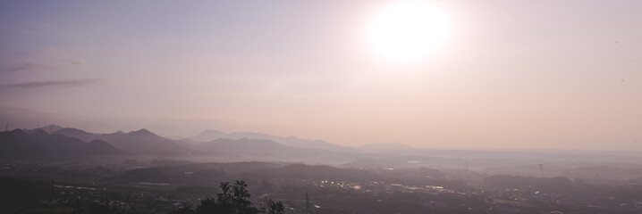 兵庫県・加東市加古川水系の朝かすみ背景素材