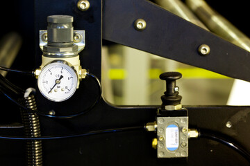 Mechanical watch showing the steam Manometer pressure