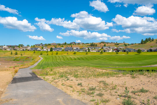 A Hillside Upscale Community Of Homes In The Liberty Lake Suburb Area Of Spokane, Washington, USA