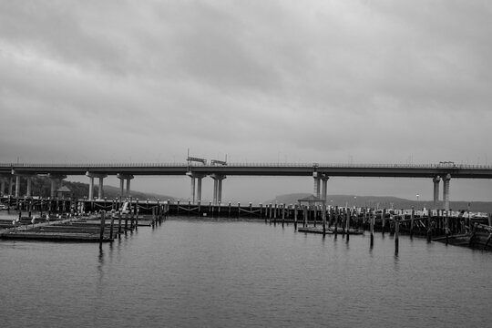 Black and white photo of Tappan Zee bridge on Hudson river