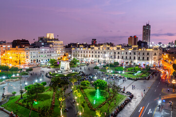 Fototapeta na wymiar Plaza San Martin, Centro Histórico de Lima - Perú