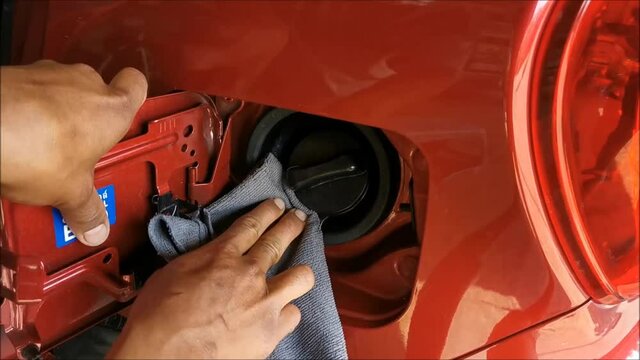 Clean the car oil filler cap