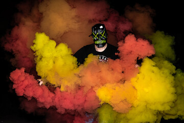 Smoke mit Maske 10